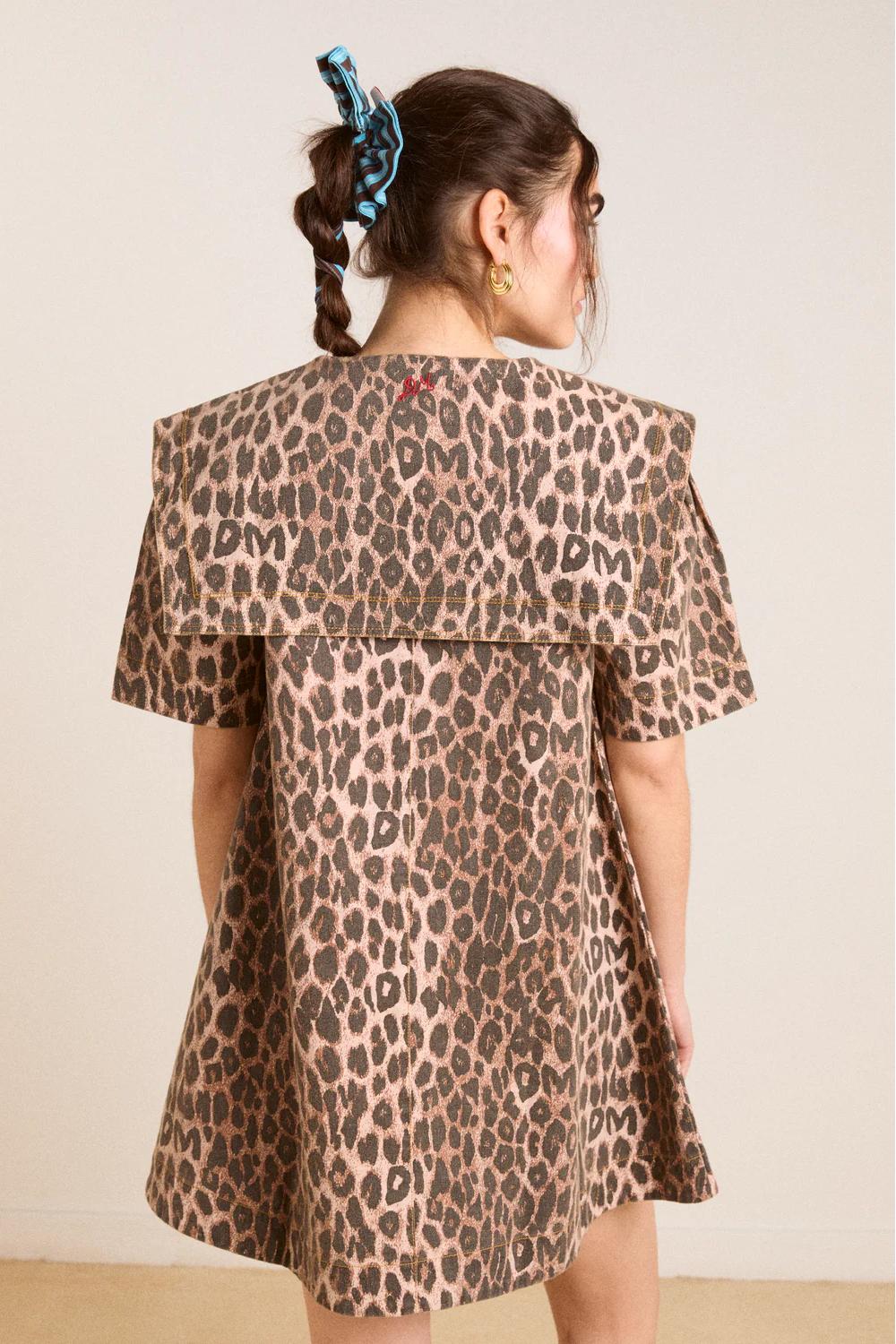Leopard - Women's structured mini shift dress featuring an oversized collar with a tie-front detail, short sleeves, and an all-over leopard print.